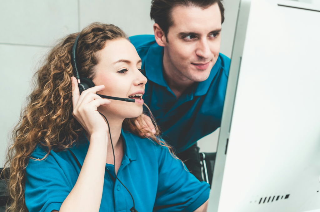 the difference between a service desk manager and a dispatcher